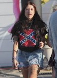 Peaches Gelfof wears confederate flag_Part2