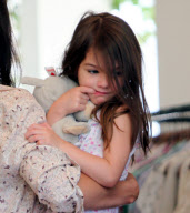 Suri Cruise is a "sucker" for sweets!