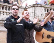 Russell Crowe singing on the Spanish Steps in Rome, Italy - 15 May 2010