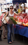 Natural beauty JENNIFER GARNER takes her cute daughters to a local farmers market