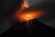 (1)ECUADOR-COTALO-VOLCANIC ERUPTION