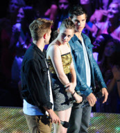Rob and Kristen at the 2010 MTV Movie Awards