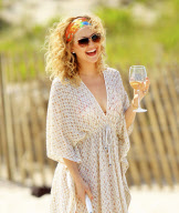 Kate Hudson Plays Badminton With Colin Egglesworth On The Set Of "Something Borrowed"