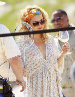 Kate Hudson Plays Badminton With Colin Egglesworth On The Set Of "Something Borrowed"