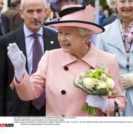 NANTWICH: Queen Elizabeth tours Reaseneath College