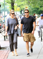 Uma Thurman Out On Date With Boyfriend!