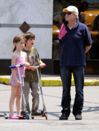Michael Douglas, Dylan Michael Douglas, Carys Zeta Douglas