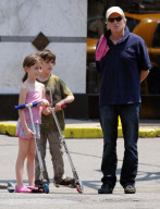 Michael Douglas, Dylan Michael Douglas, Carys Zeta Douglas