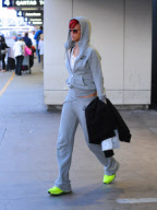 Rihanna Flies in Low Key