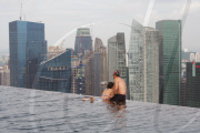 (3)SINGAPORE-HOTEL-SWIMMING POOL
