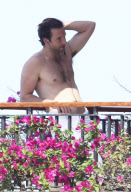 EXCLUSIVO. La pareja de actores Bradley Cooper y Renee Zellweger en el balcon del hotel en Puerto Vallarta, Méjico