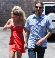 Britney and Jason on their way to romantic weekend! - Part 3