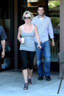 Britney Spears gets her coffee on Pt 2