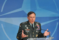 (1)BELGIUM-NATO-US-PETRAEUS