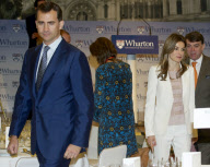 Los Principes de Asturias reciben la medalla de la 'Wharton School Dean'