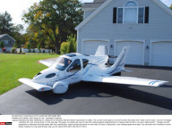 USA: World's First Flyng Car, the "Terrafugia Transition"
