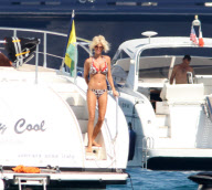 Victoria Silvstedt spent holidays on luxury boat in Saint Tropez