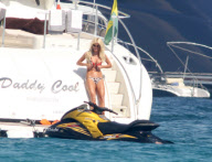 Victoria Silvstedt spent holidays on luxury boat in Saint Tropez