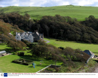 HOTELS IN SCOTLAND, BRITAIN - 2004