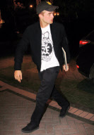 Spend a night in Hollywood with Robert Pattinson!