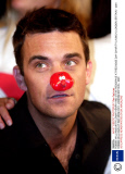 ROBBIE WILLIAMS WITH LENNY HENRY AND STEVE REDGRAVE AT RED NOSE DAY CHARITY LAUNCH, LONDON  BRITAIN - 2001