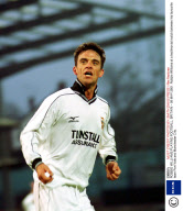 ROBBIE WILLIAMS PLAYING FOOTBALL, BRITAIN - 09 MAY 2001