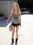 New Brunette Sophie Monk Has A Run In WIth Street Performers!