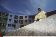 FRA<LE PHENOMENE DES BANLIEUES: CHANTELO  UP LES VIGNES
