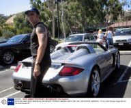 NICOLAS CAGE AND FIANCEE ALICE KIM AND FRIENDS HAVING LUNCH, BEL AIR, CALIFORNIA, AMERICA - 10 JUL 2004