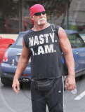 EXCLUSIVE Hulk Hogan and family at Gold's Gym