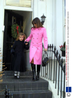 LIZ HURLEY AND NIECE LEAVING HER CHELSEA HOME, LONDON, BRITAIN - DEC 2002