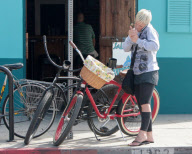 Pink Lights Up Before Exercise