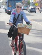 Pink Lights Up Before Exercise