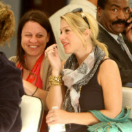 Christina Applegate and Baby Bump Arrive in L.A. 