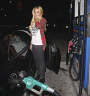 Lindsay Lohan car trouble!