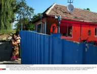 ROMANIA: Deported Roma return to homeland