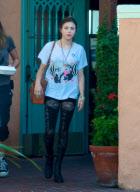 Frances Bean Cobain Shops and Lunches in L.A.