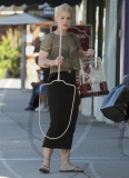 Kelly Osbourne Looks Fantastic As She Shops!