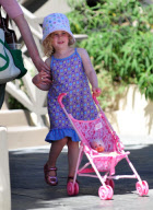 Eden Mahoney, Savannah Mahoney