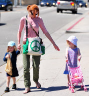 Marcia Cross, Eden Mahoney, Savannah Mahoney