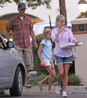 Reese Witherspoon, Deacon Phillippe, Ava Phillippe, Jim Toth