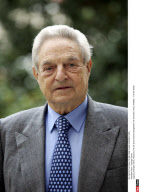 PARIS : Georges Soros