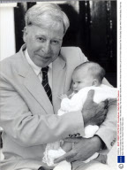 Prof Robert Edwards Test Tube Baby Expert With The 2500 Baby That Has Been Named After Him Robert Patrick Peter Laird