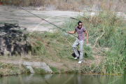 EXCLUSIVO.El ciclista Alberto Contador sale de pesca con su familia.