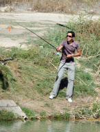 EXCLUSIVO.El ciclista Alberto Contador sale de pesca con su familia.