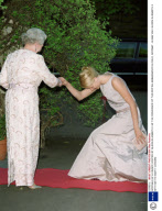 ARRIVALS AT A DINNER HOSTED BY QUEEN ELIZABETH II AT THE RESIDENCE OF THE BRITISH AMBASSADOR IN OSLO, NORWAY - 30 MAY 2001