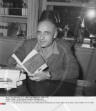 PARIS : Le prix Goncourt attribue a Bernard Clavel