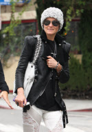 Laeticia Hallyday in Brentwood EXCLUSIVE