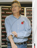 LONDON: Stephen King, new novel "Lisey's Story" .