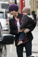 JENNY FROST WITH HER SON IN PRIMROSE HILL
